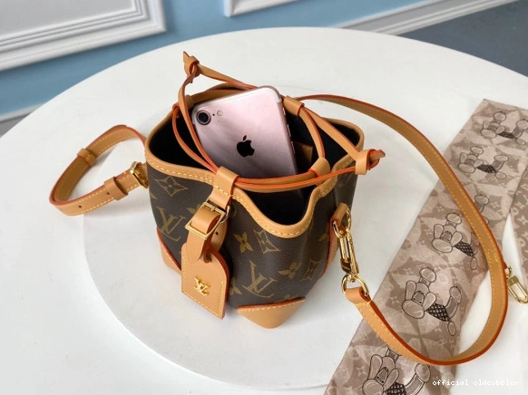 Official oldcobbler LOUIS VUITTON NOÉ PURSE 0719